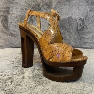 Gianni Bini Platform High Heel